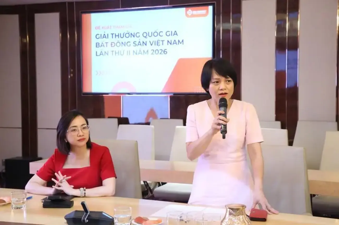 Đại diện Sun Property trình bày về các dự án tham gia Giải thưởng Quốc gia Bất động sản Việt Nam lần II. (Ảnh: Tùng Dương)