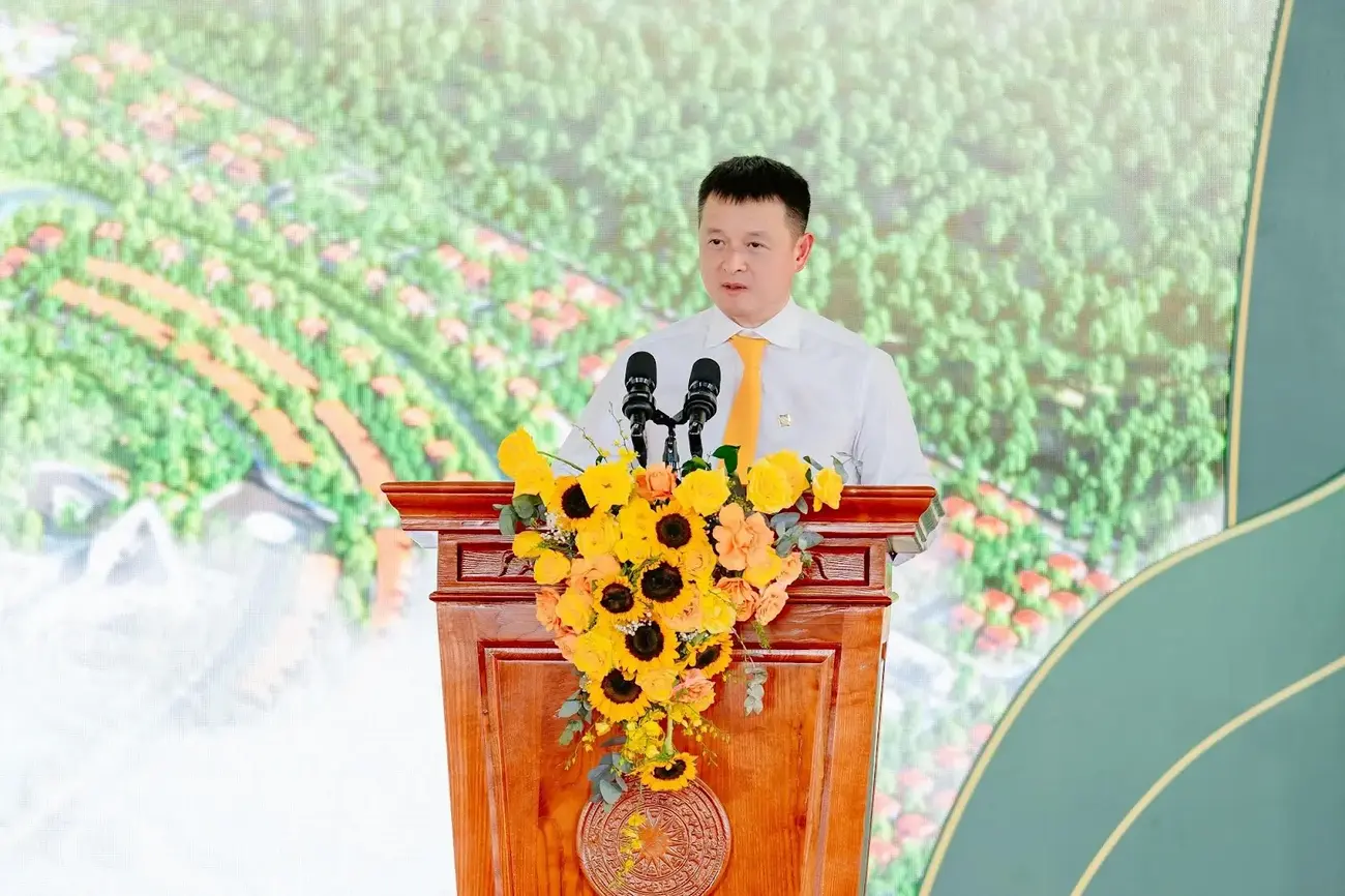 Ông Đặng Minh Trường – Chủ tịch HĐQT Tập đoàn Sun Group phát biểu tại lễ khởi công Tổ hợp nghỉ dưỡng khoáng nóng.