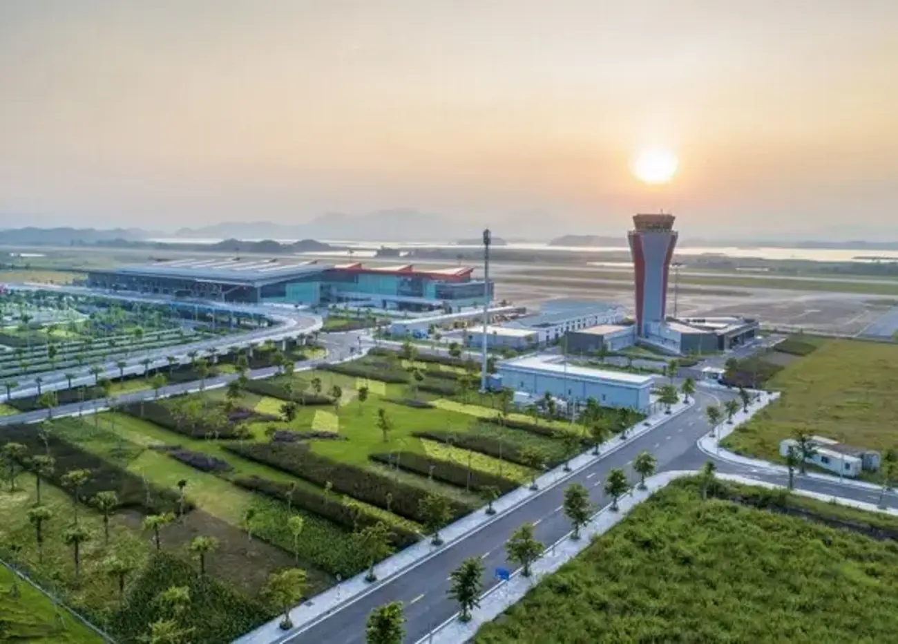 Sân bay Vân Đồn mở lại chuyến bay charter Thâm Quyến – Vân Đồn, đón khách quốc tế đến Quảng Ninh. Ảnh: Ánh Dương.