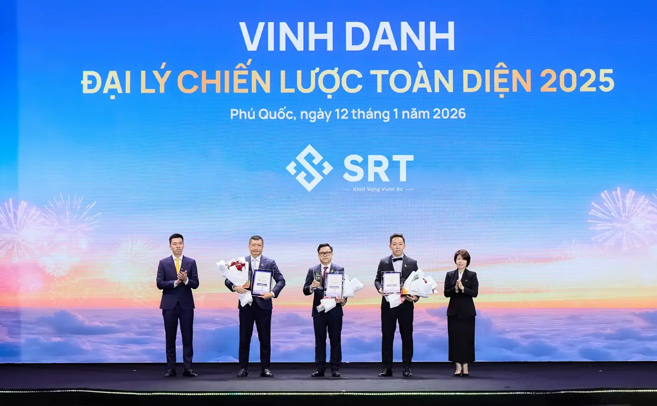 SRT được vinh danh là Đại lý chiến lược toàn diện 2025 tại sự kiện của Sun Property. Ảnh: SRT