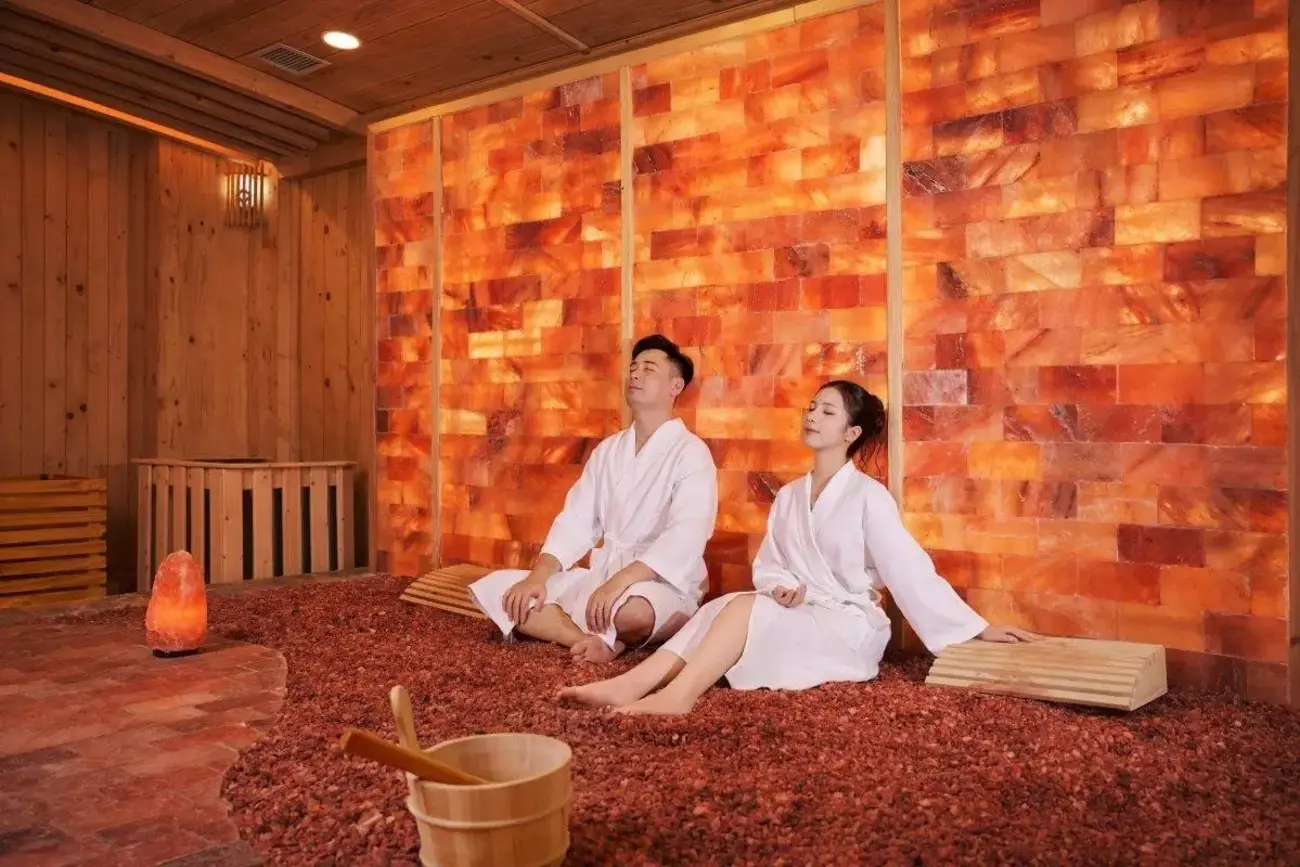 Thư giãn tại Ikigai Wellness Center với không gian xông hơi đá muối tiêu chuẩn Nhật Bản. Ảnh: Vinhomes