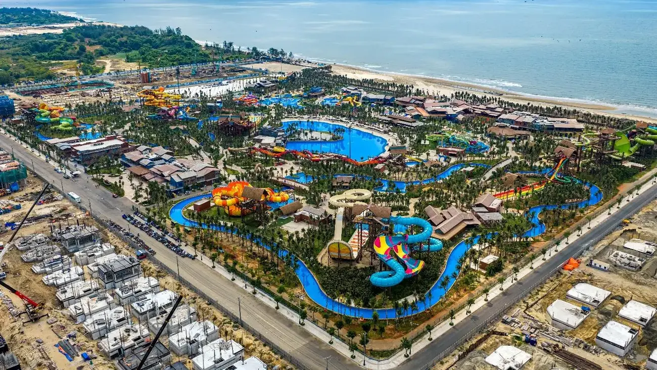 Toàn cảnh Tổ hợp công viên nước Sun World Vung Tau nằm tại khu đô thị Blanca City, Bãi Sau, Vũng Tàu.